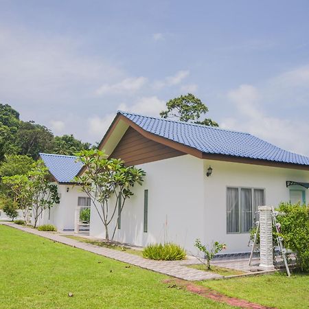 パンタイ・サナングHalcyon Days @ Langkawiアパートメント エクステリア 写真